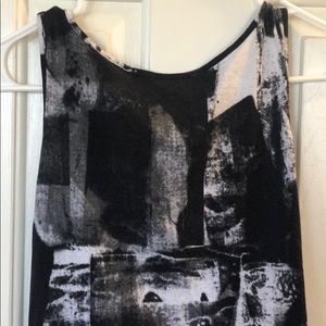 Under Armor black and white Work Out Tank Top